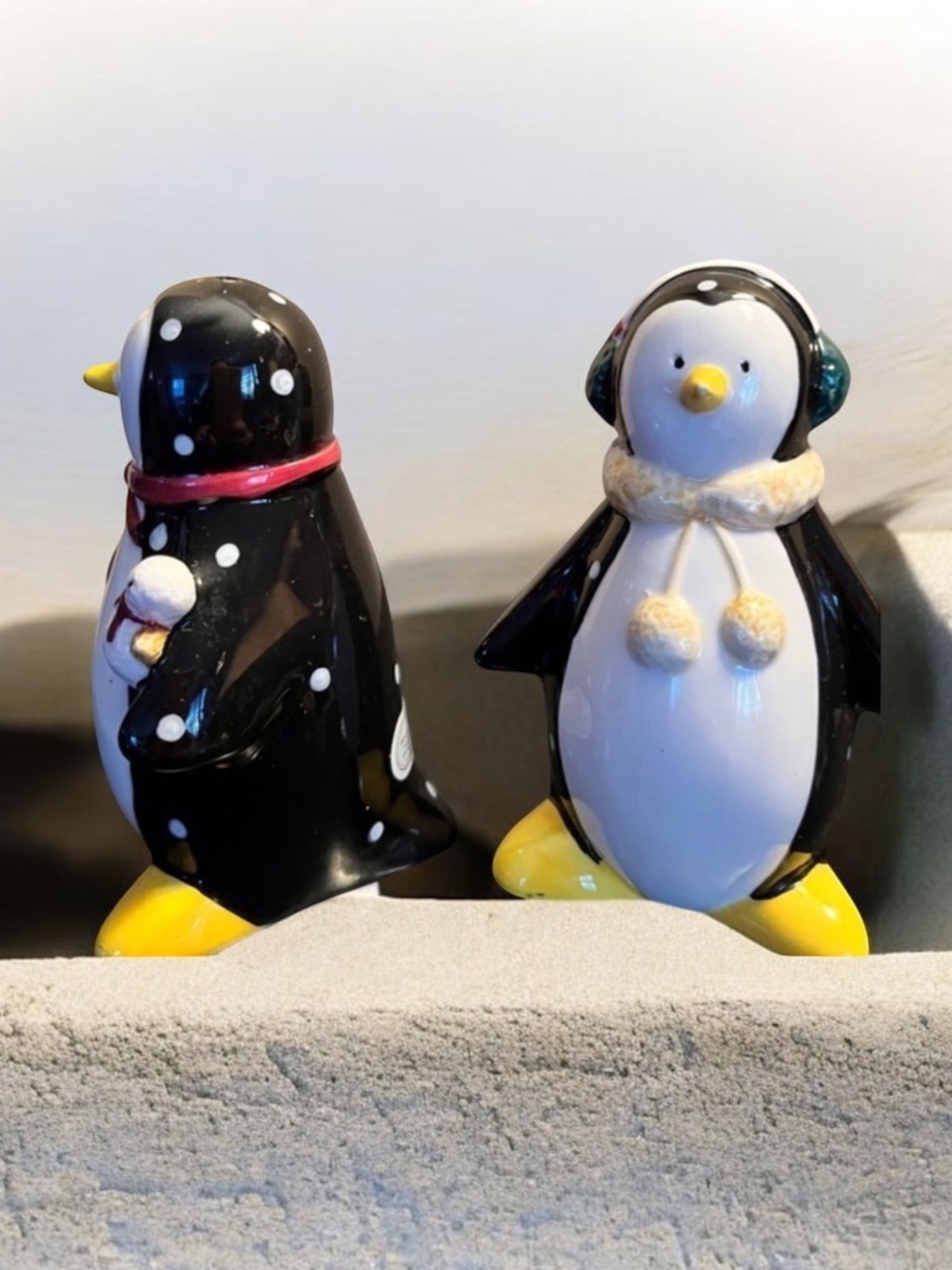 Salt an pepper shakers Penguins. Christmas decor